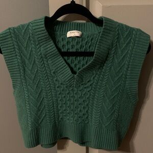 43. Aritzia/Babaton Green cropped sleeveless v-neck vest